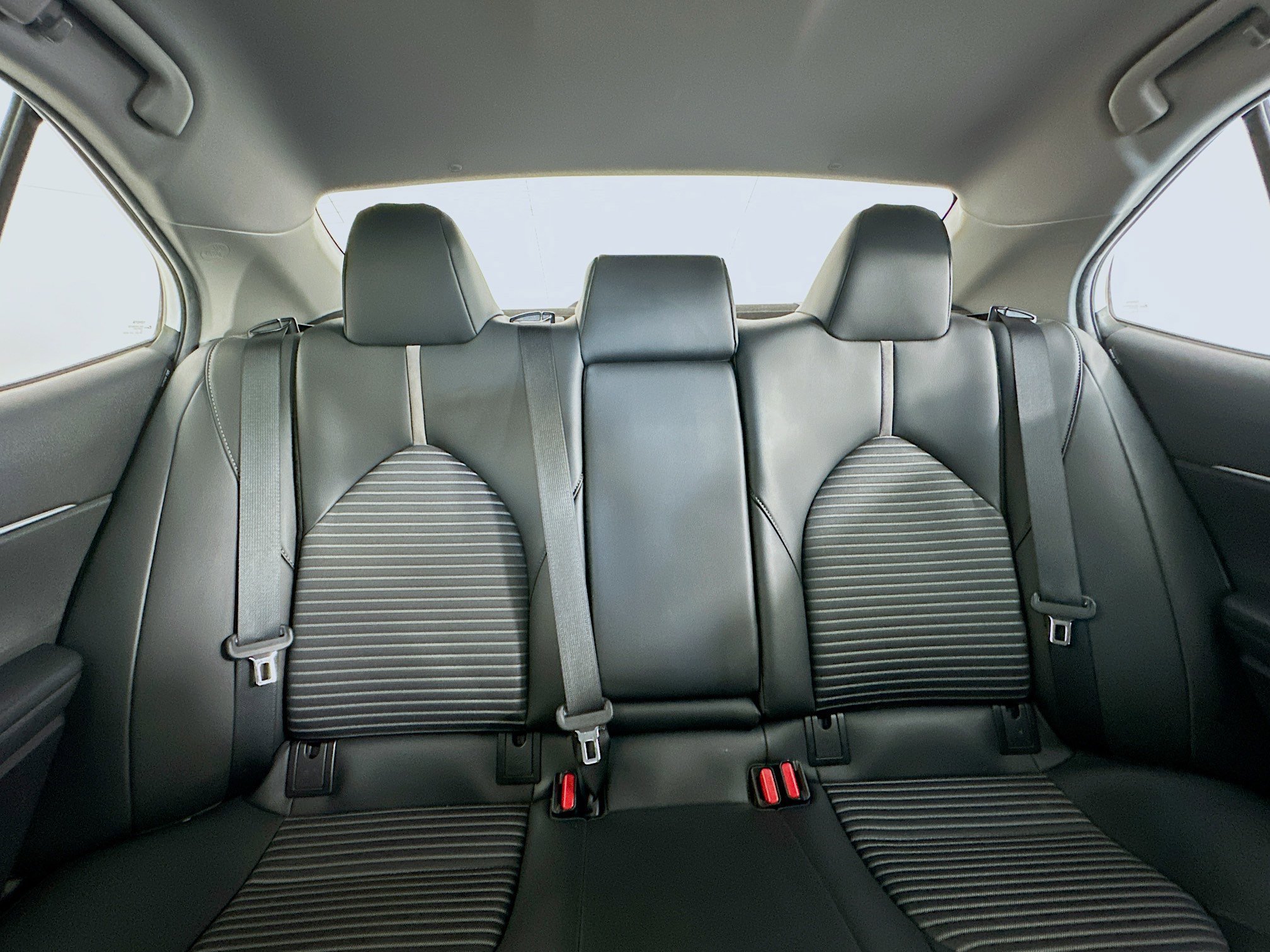 Used 2023 Ice Toyota SE image 28