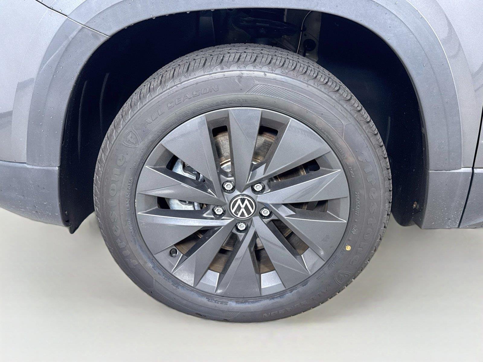 Used 2023 Platinum Gray Metallic Volkswagen S image 28