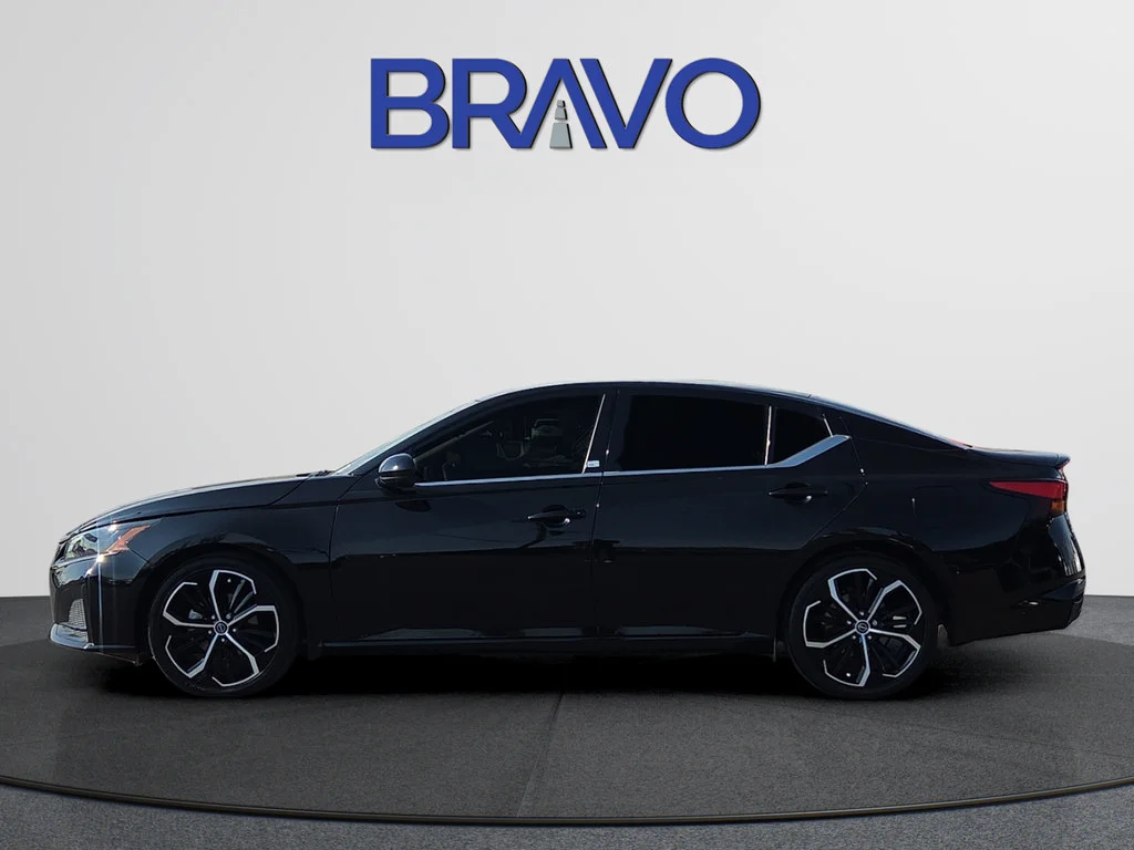 Used 2023 Black Nissan 2.5 SR image 2