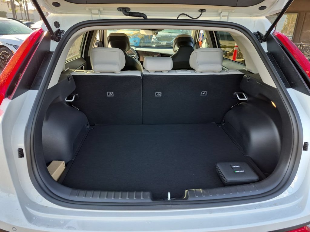 New 2026 Snow White Pearl Kia EX image 26