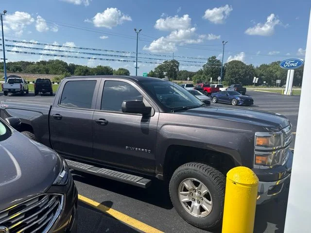 Used 2015 Tungsten Metallic Chevrolet LT image 3