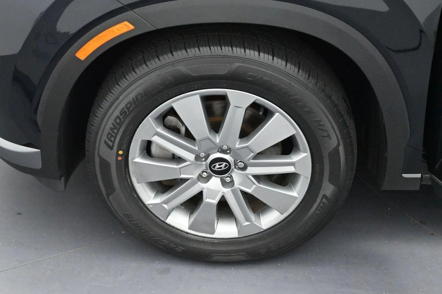 Used 2023 Moonlight Cloud Hyundai SEL image 31