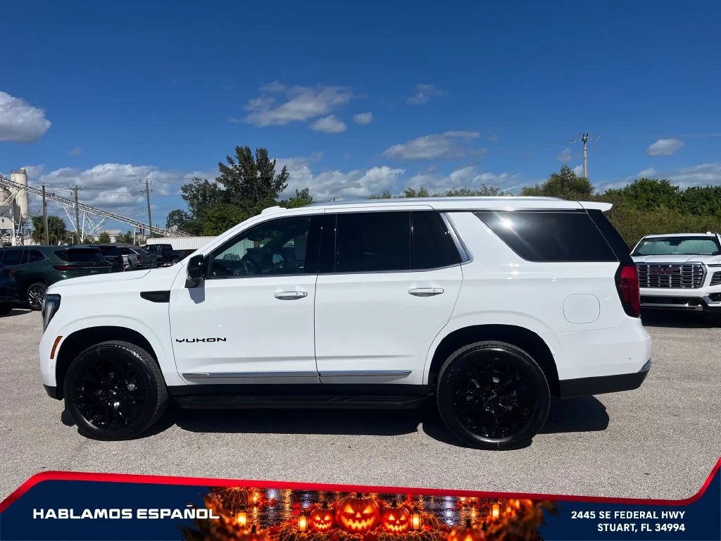 New 2027 Summit White GMC Elevation image 4