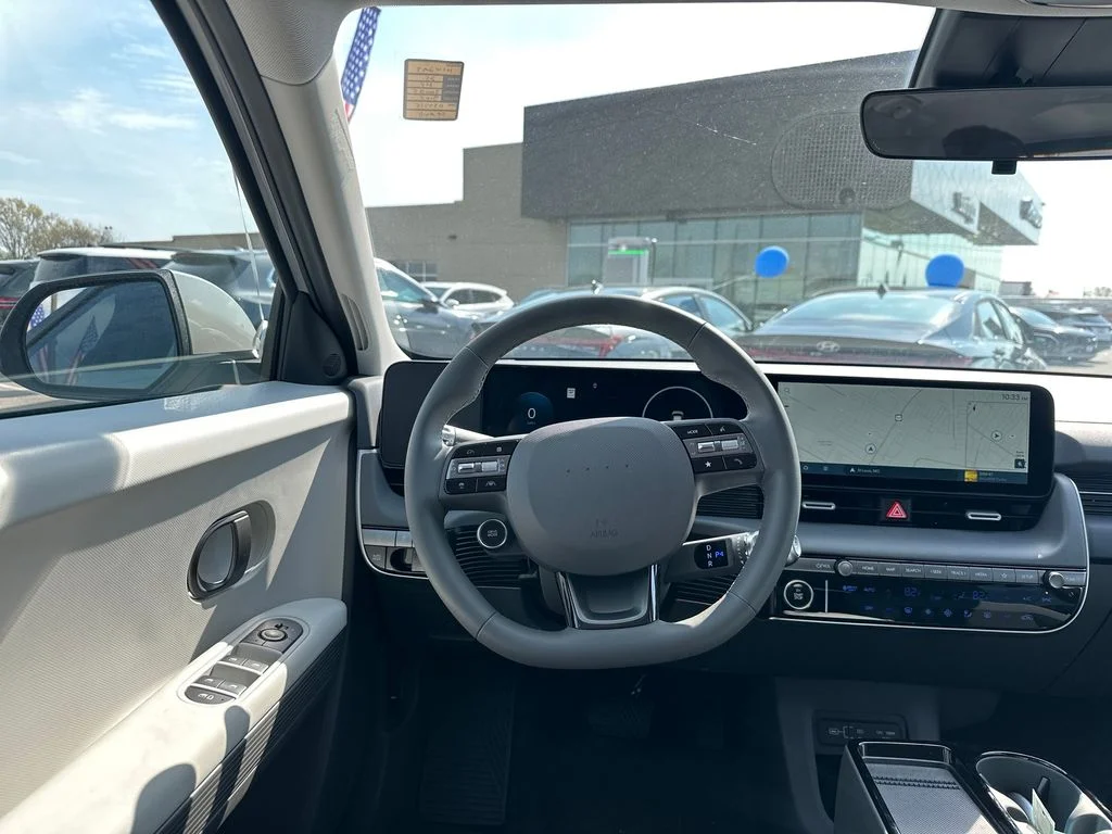 New 2025 Cyber Gray Hyundai SE image 32