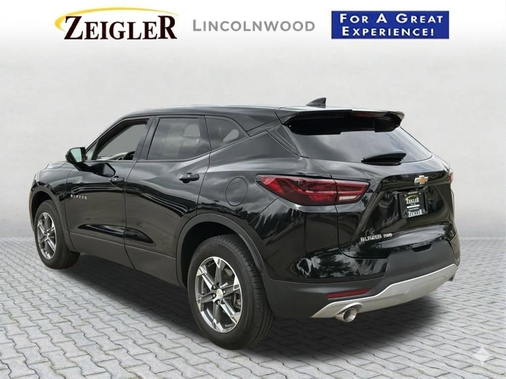 Used 2023 Black Chevrolet 2LT image 4