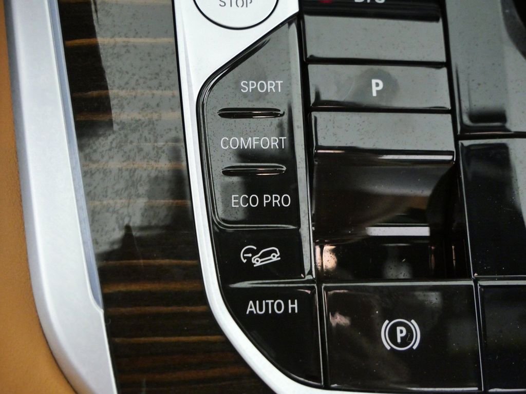 New 2026 Black Sapphire Metallic BMW xDrive40i image 42