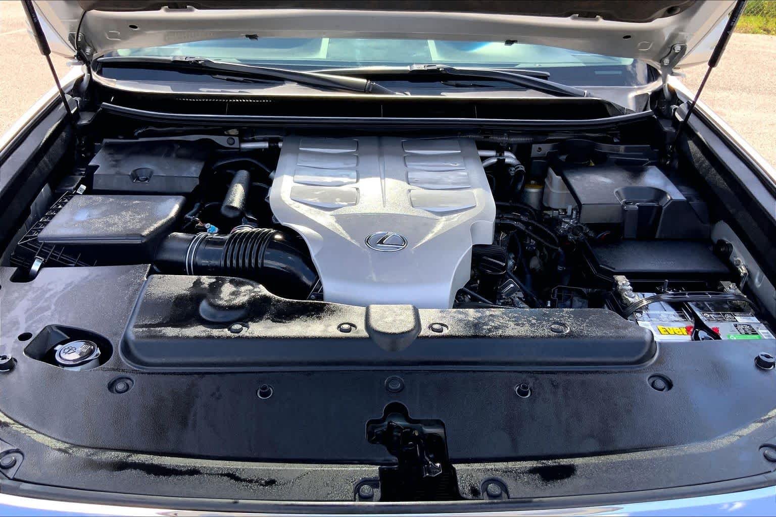 Used 2015 Silver Lining Metallic Lexus  image 31