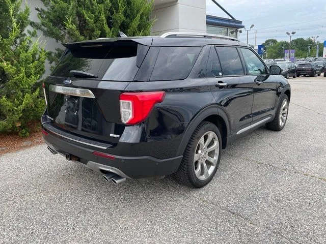 Used 2020 Black Metallic Ford Platinum image 7