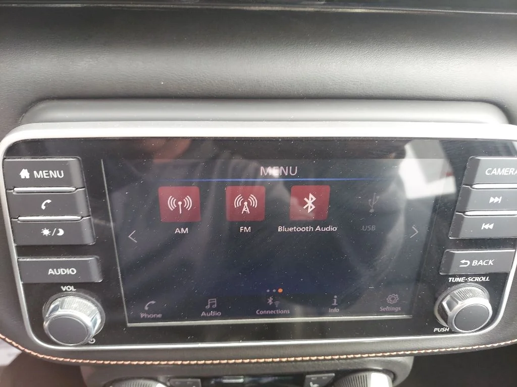 Certified Used 2020 White Nissan SR image 21