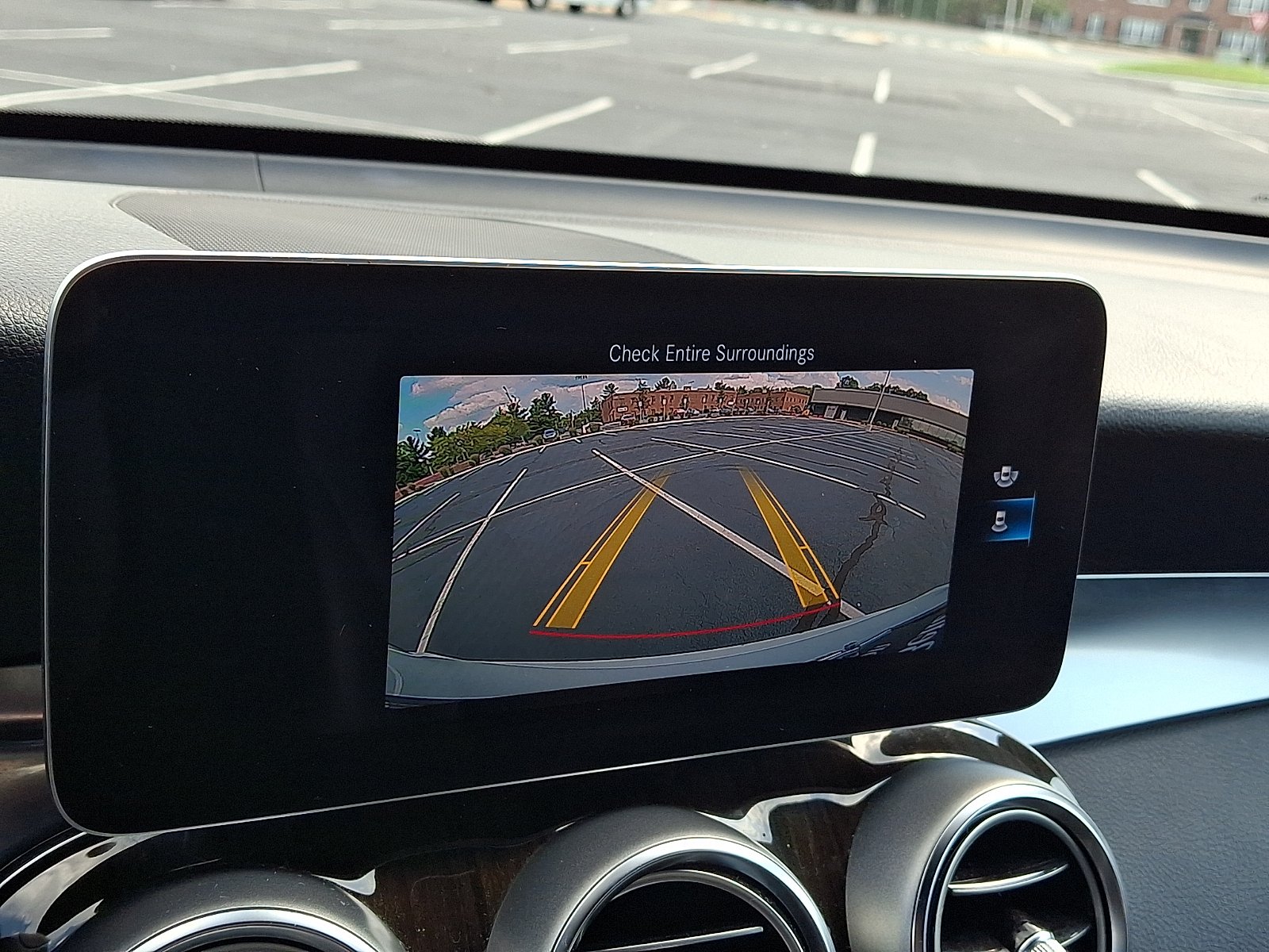 Used 2020 Polar White - 149 Mercedes-Benz 4MATIC® image 17