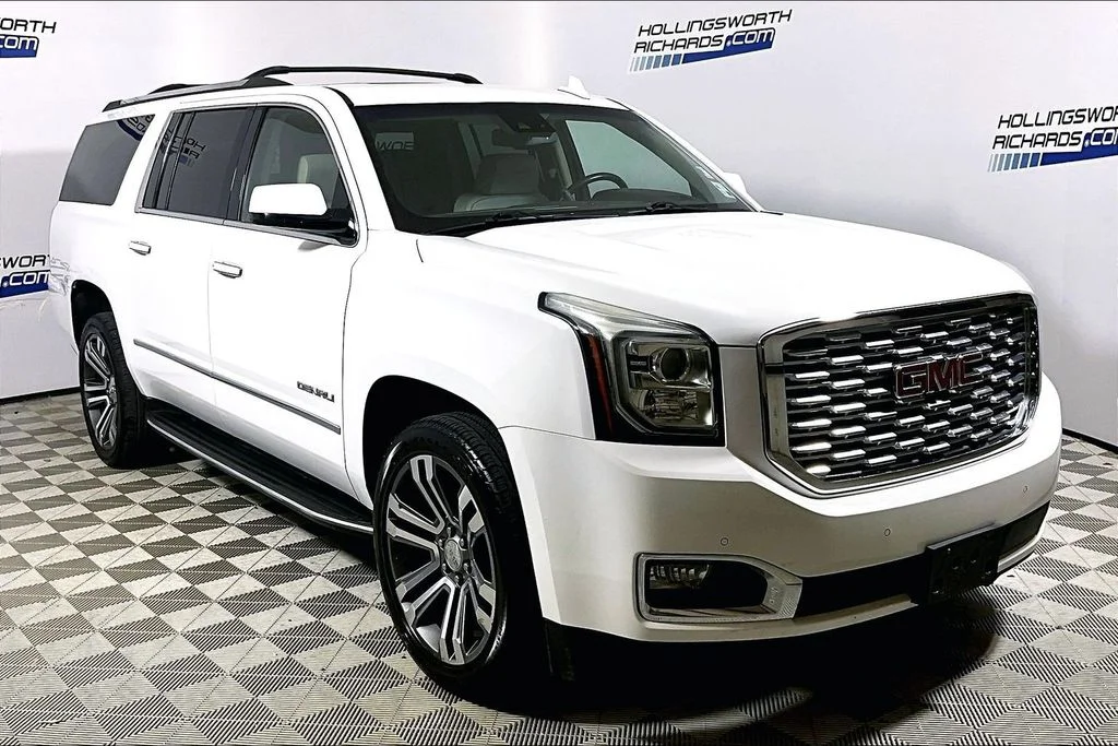 Certified Used 2019 Summit White GMC Denali image 3