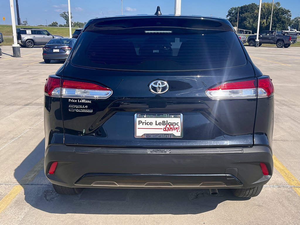Used 2025 Jet Black Toyota L image 4