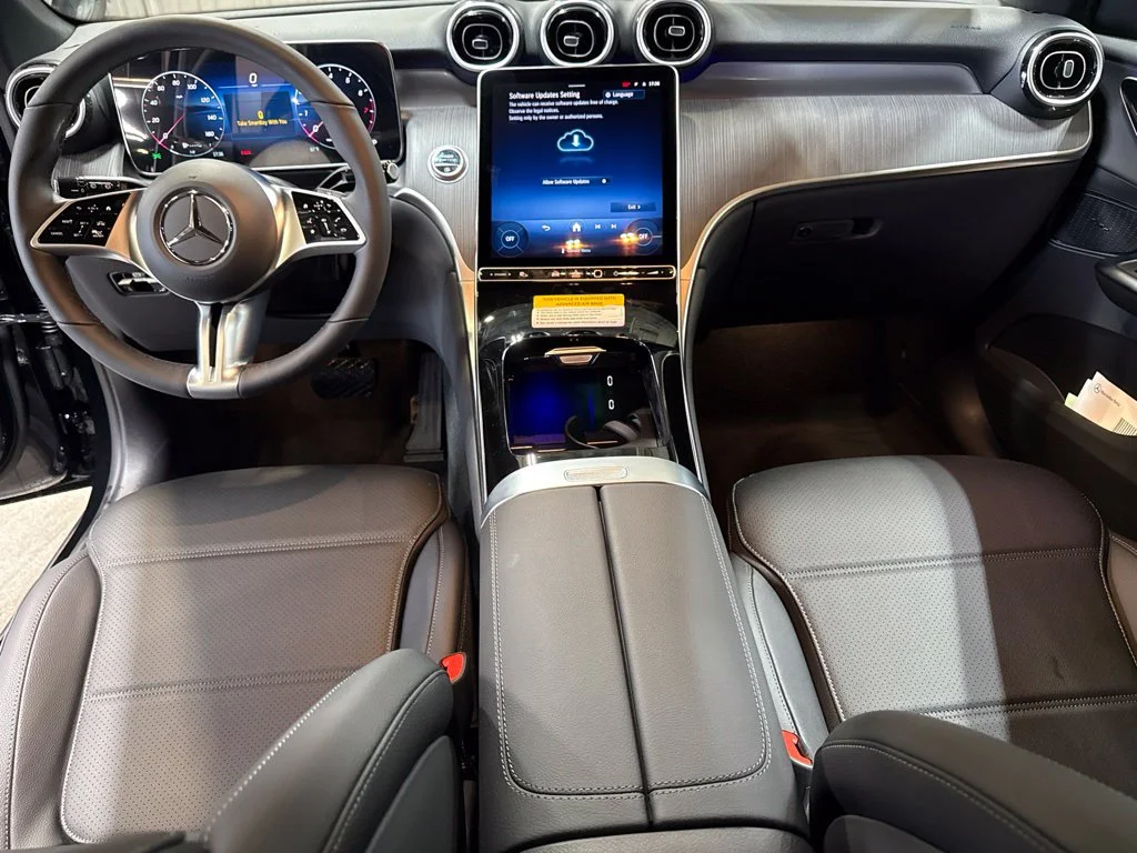 Used 2027 Black Mercedes-Benz GLC 300 image 22