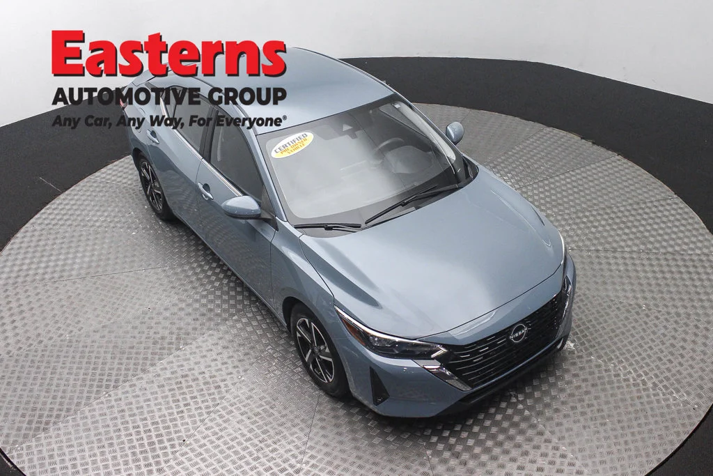 Used 2024 Gray Nissan SV image 3
