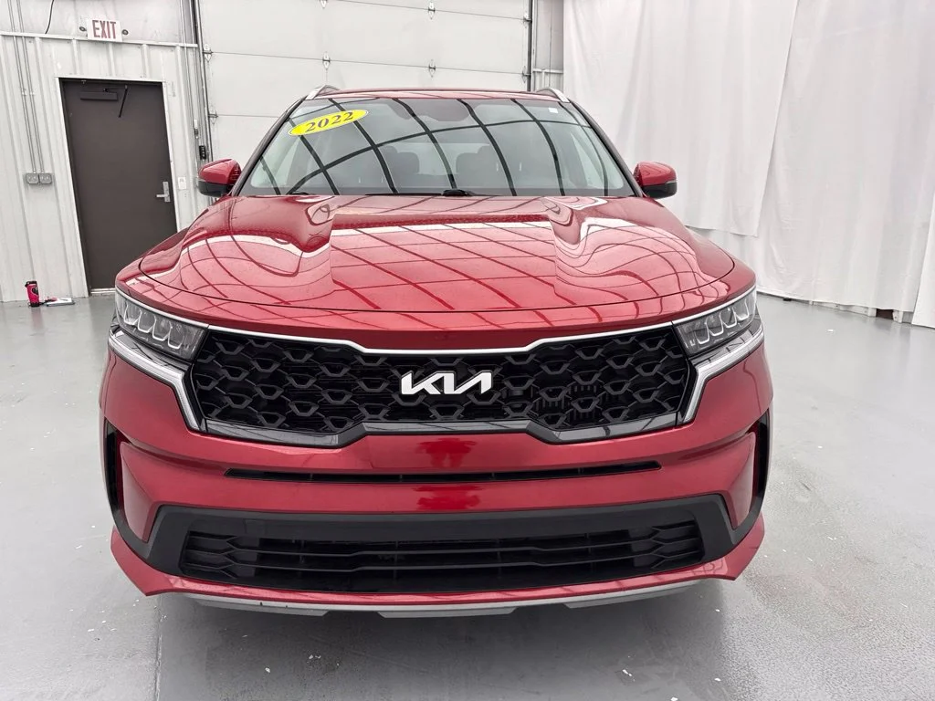 Used 2022 Red Kia S image 2