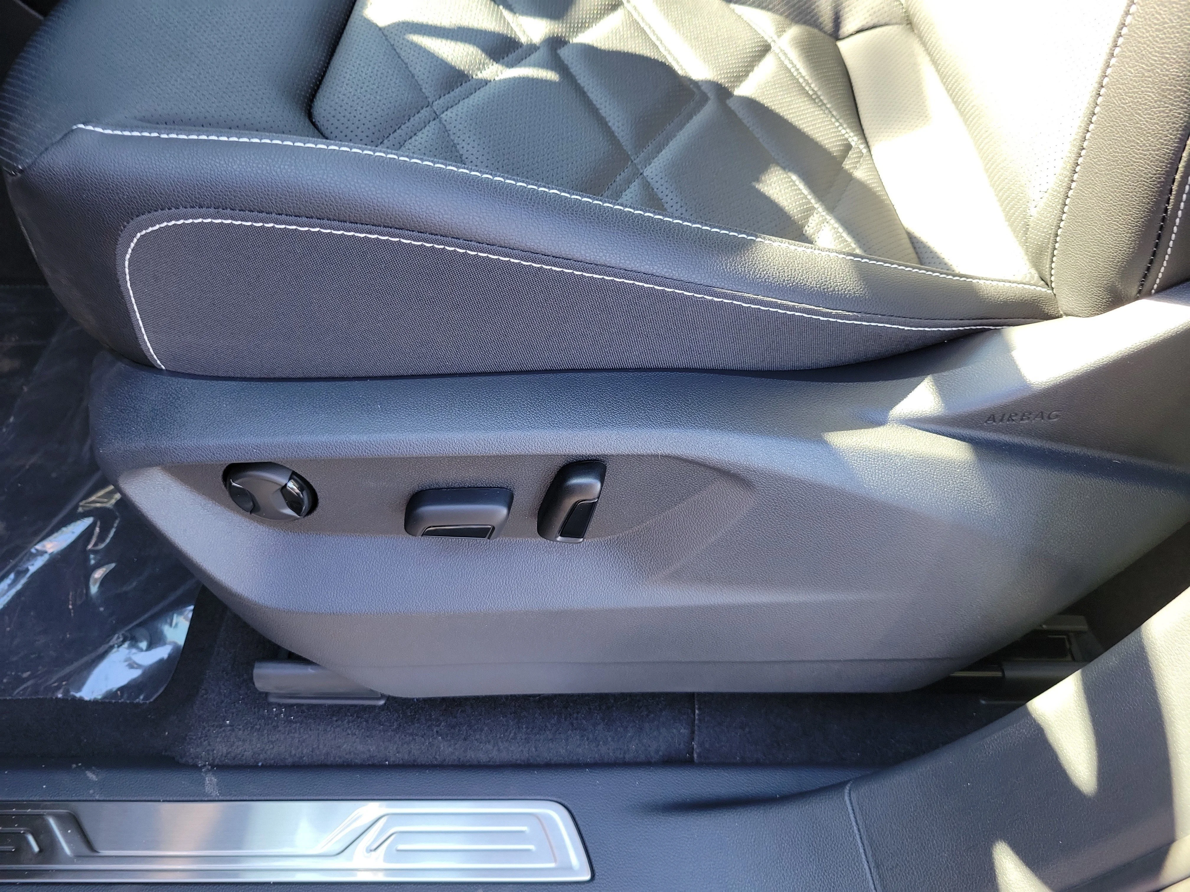 New 2026 Black Volkswagen SE w/Technology image 20
