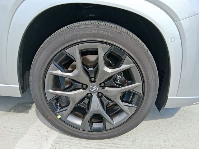 New 2026 Celestial Silver Metallic Lexus TX 500h F SPORT PERFORMANCE PREMIUM AWD image 10