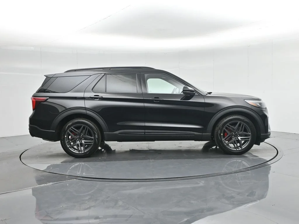 New 2026 Agate Black Metallic Ford ST image 10
