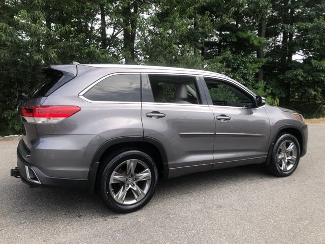 Used 2017 Predawn Gray Mica Toyota Limited Platinum image 4