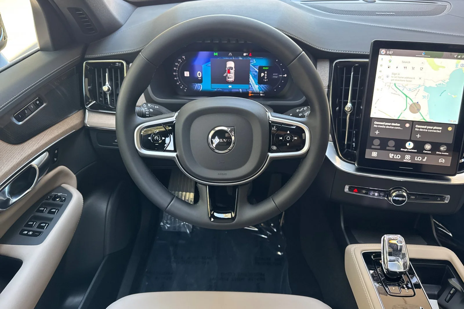 New 2026 Onyx Black Volvo T8 Plus 7-Seater image 16