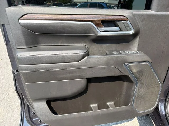 Used 2022 Silver GMC Elevation image 15
