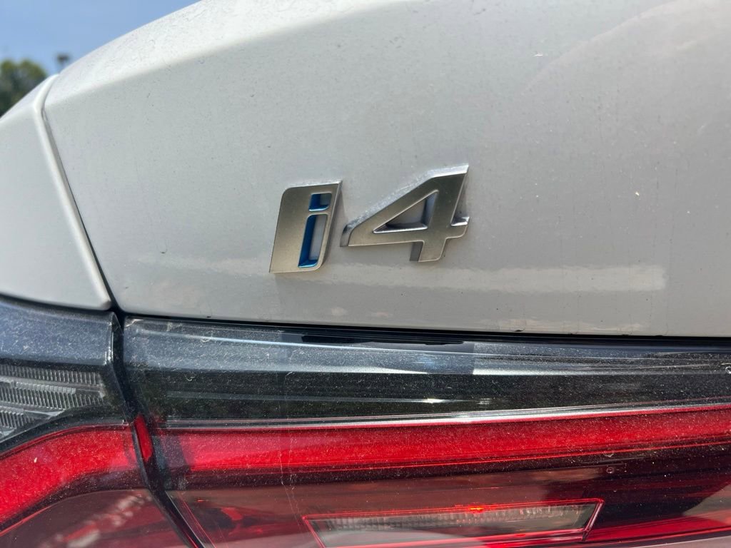 Used 2025 Alpine White BMW xDrive40 image 6