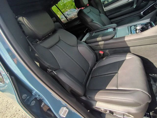 New 2026 Steel Blue Exterior Paint Jeep Limited Reserve image 37