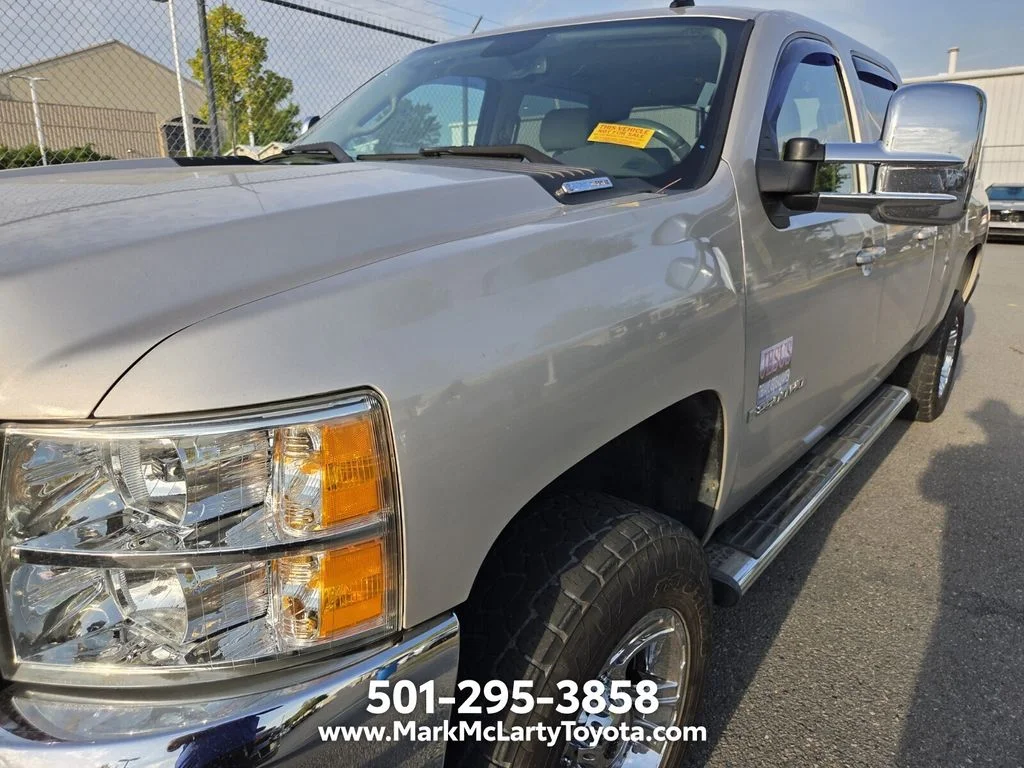 Used 2007 Silver Chevrolet LTZ image 9