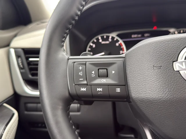 Used 2025 White Nissan SV image 16
