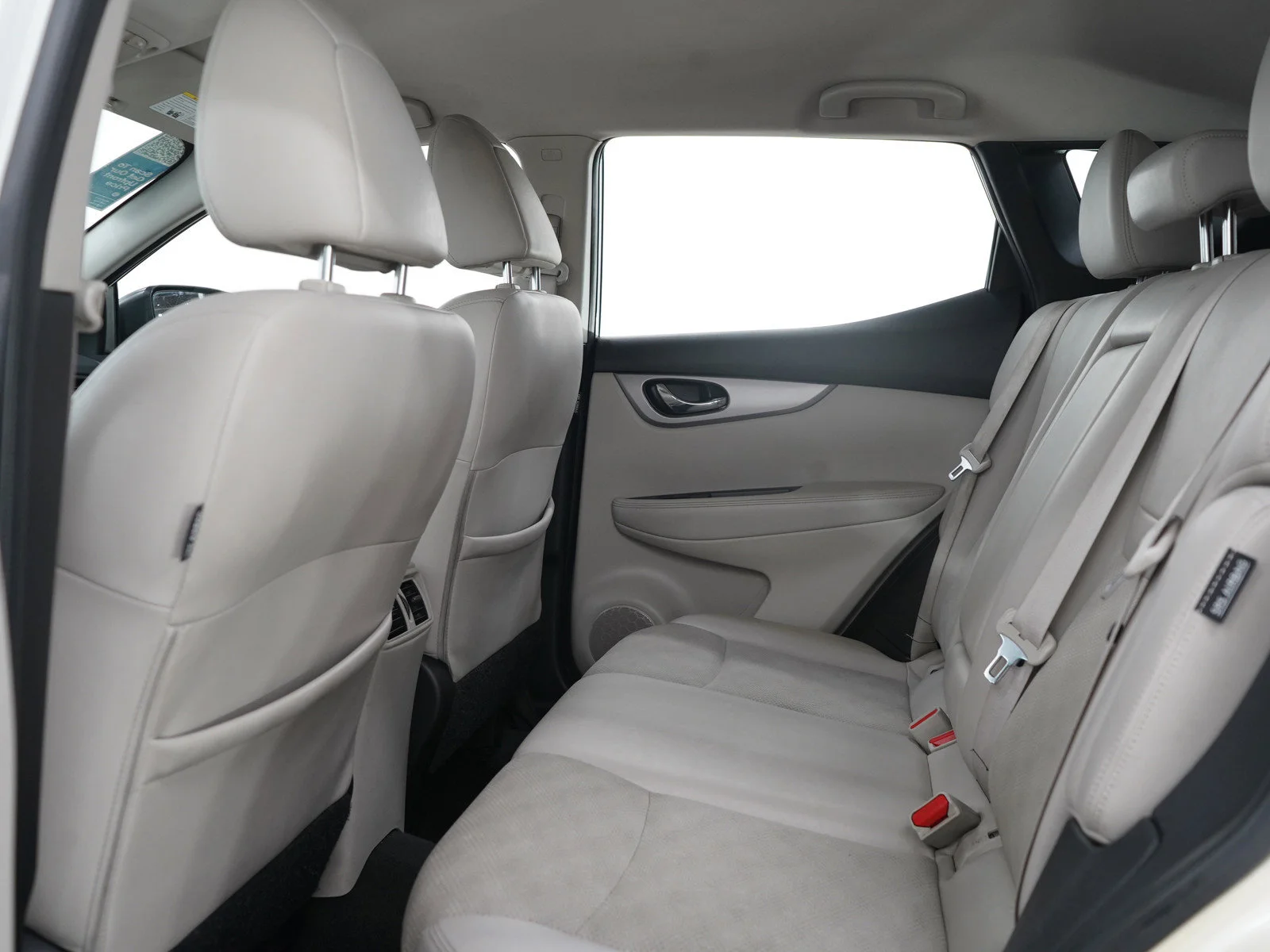 Used 2020 Pearl White Tricoat Nissan SV image 18