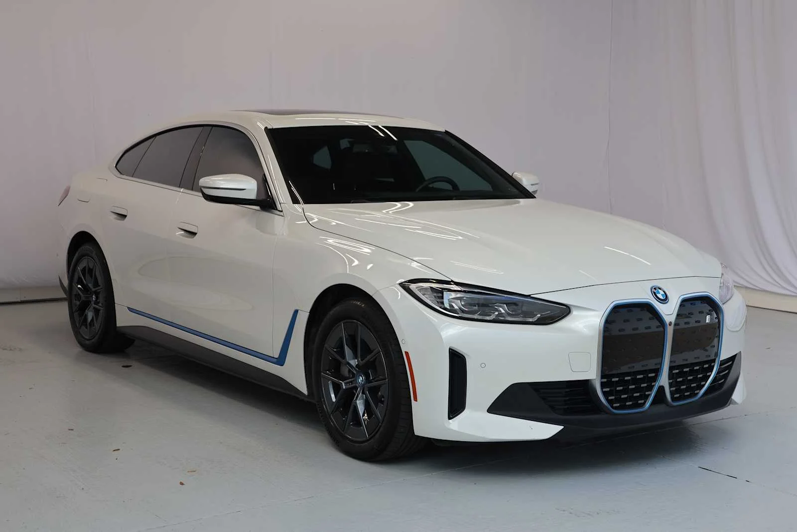 Certified Used 2023 Mineral White Metallic BMW eDrive35 image 4