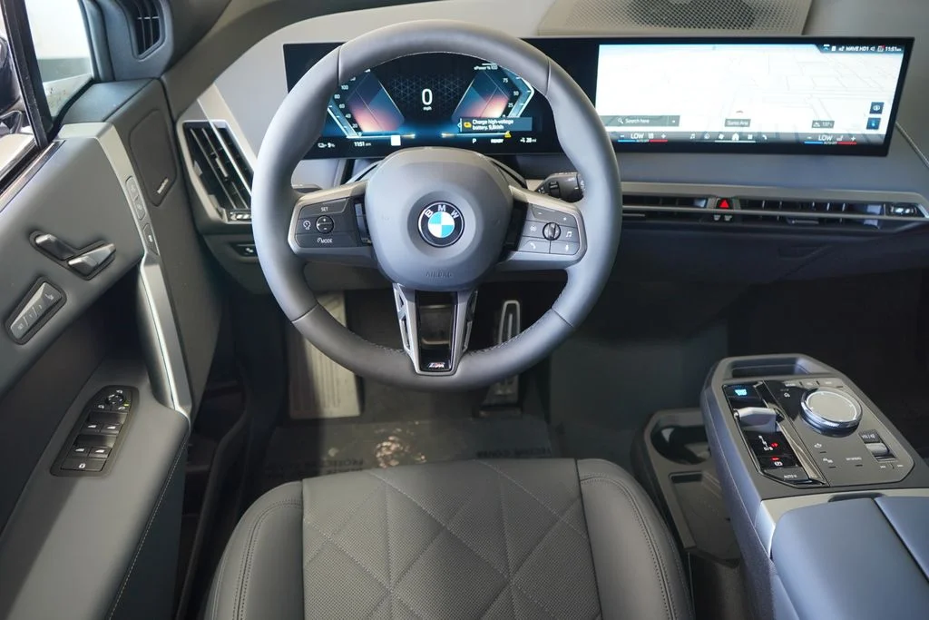 Used 2026 Black BMW xDrive60 image 16
