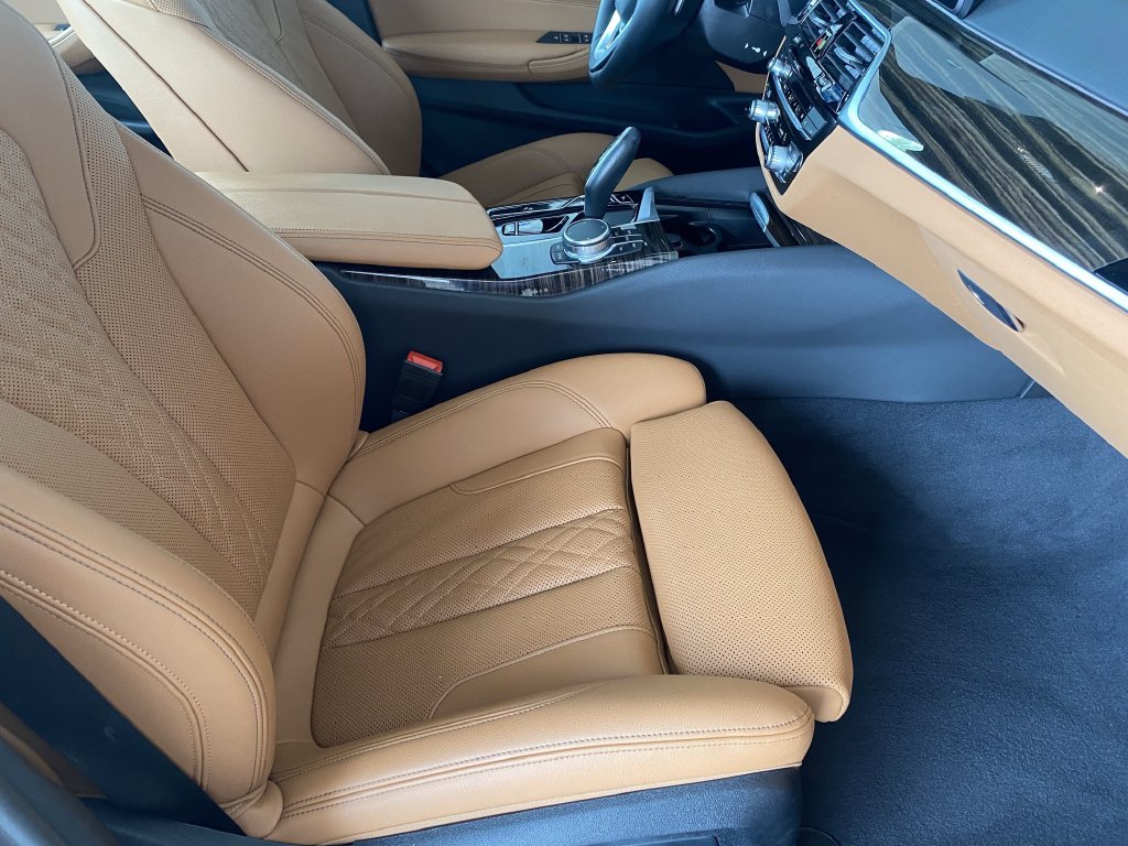 2023 BMW 5 Series 530i - Photo 9