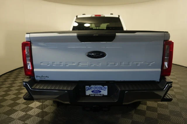 New 2026 Oxford White Ford F-250® XLT image 18