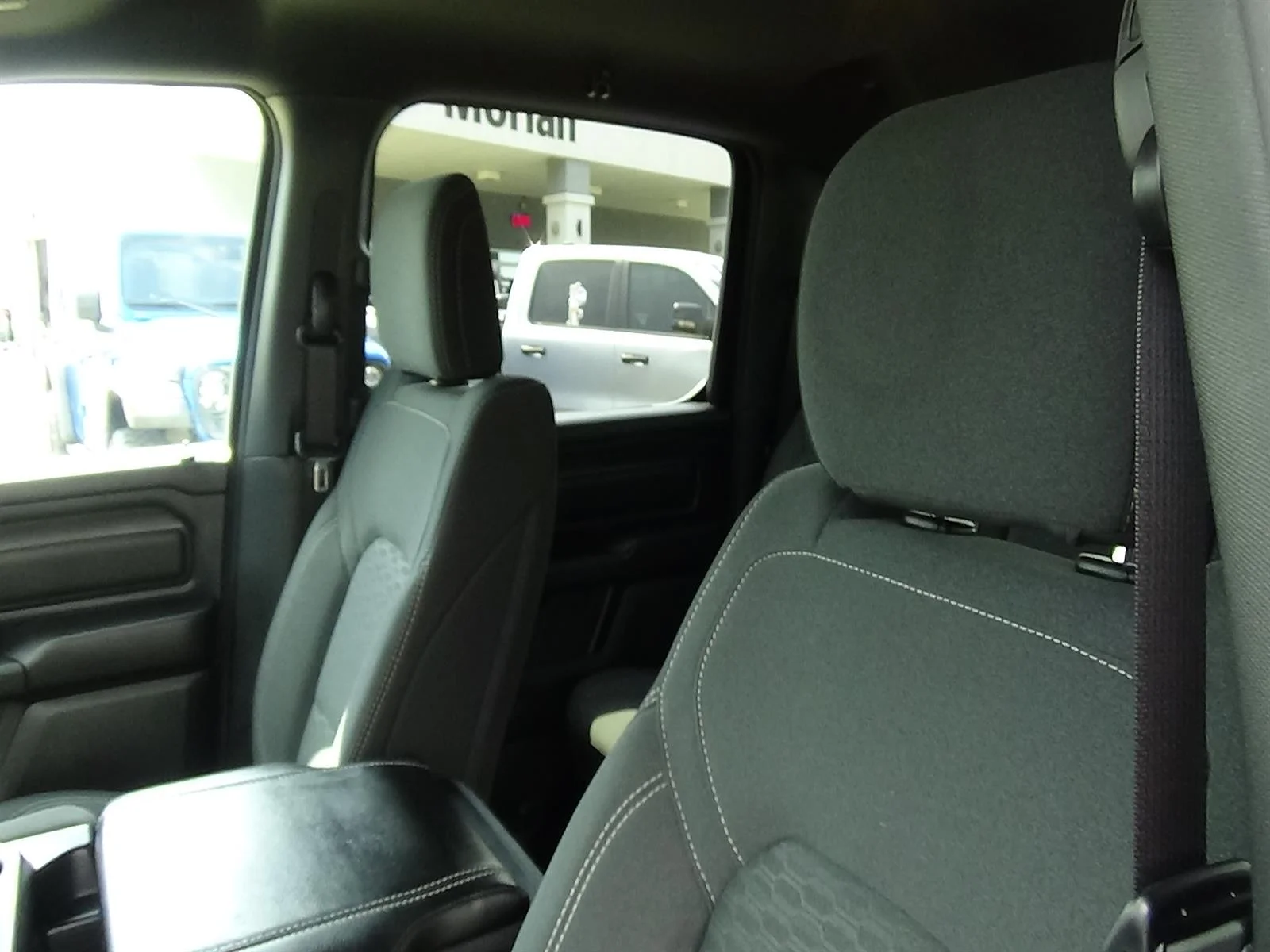 Certified Used 2025 Bright White Clear Coat (pw7) RAM Tradesman image 17