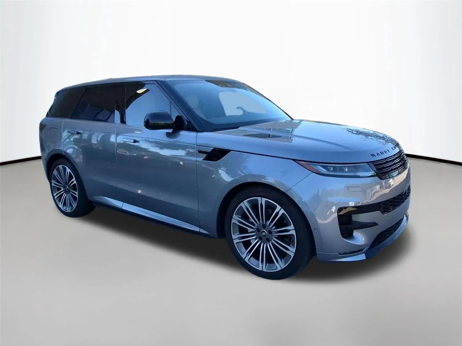 Used 2025 Eiger Grey Metallic Land Rover Dynamic SE image 7