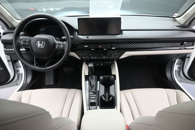 Used 2024 Platinum White Pearl Honda EX-L image 12
