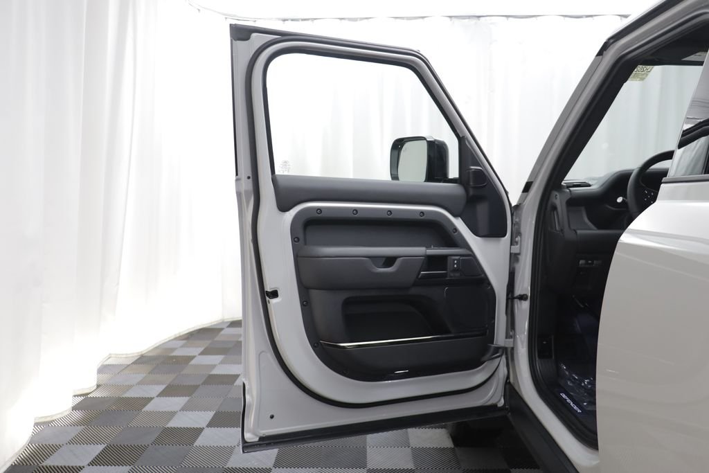 New 2026 Borasco Grey LAND ROVER  OCTA image 5
