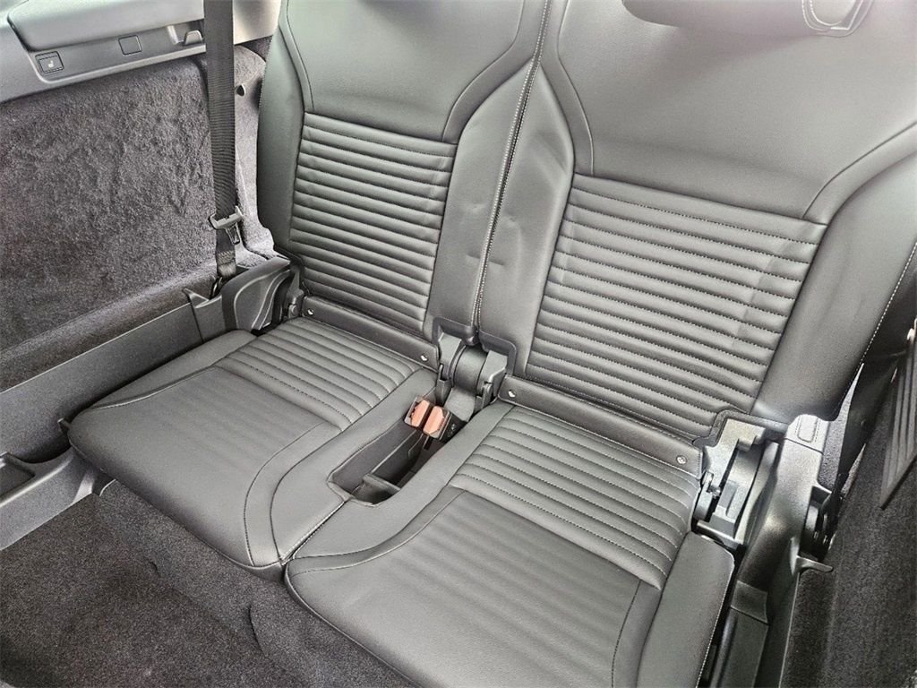 Certified Used 2025 Santorini Black Metallic Land Rover Dynamic SE image 31