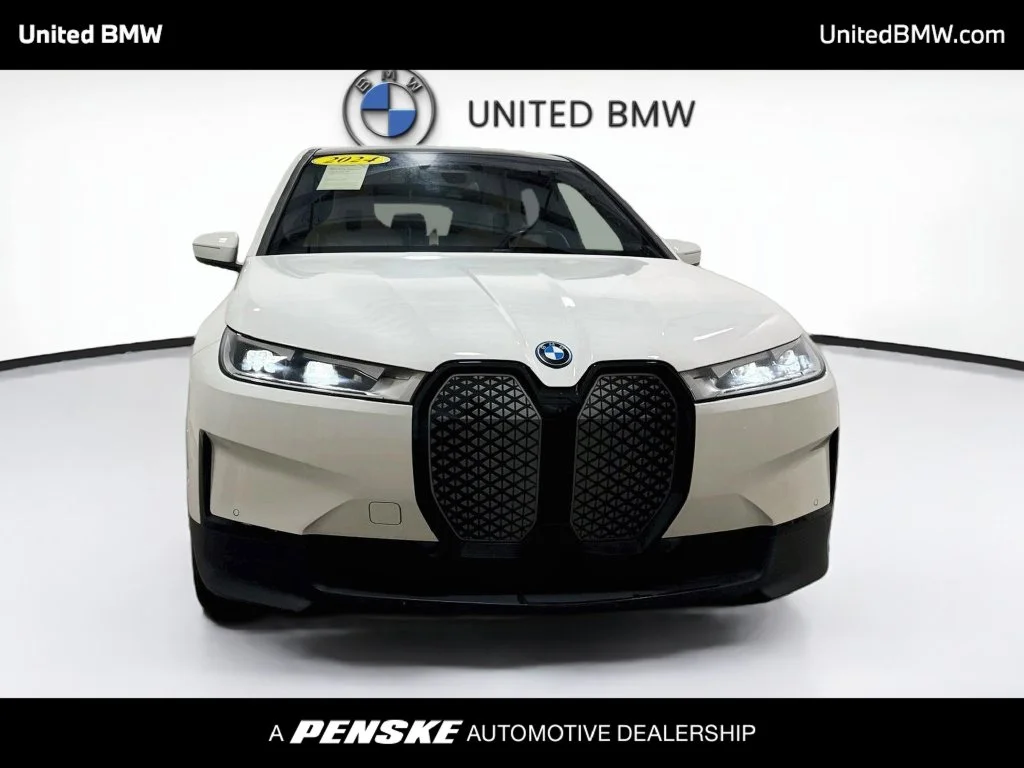 Certified Used 2024 Alpine White BMW xDrive50 image 2