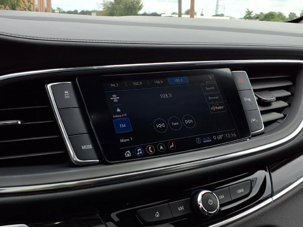 Used 2020 White Frost Tricoat Buick Avenir image 7