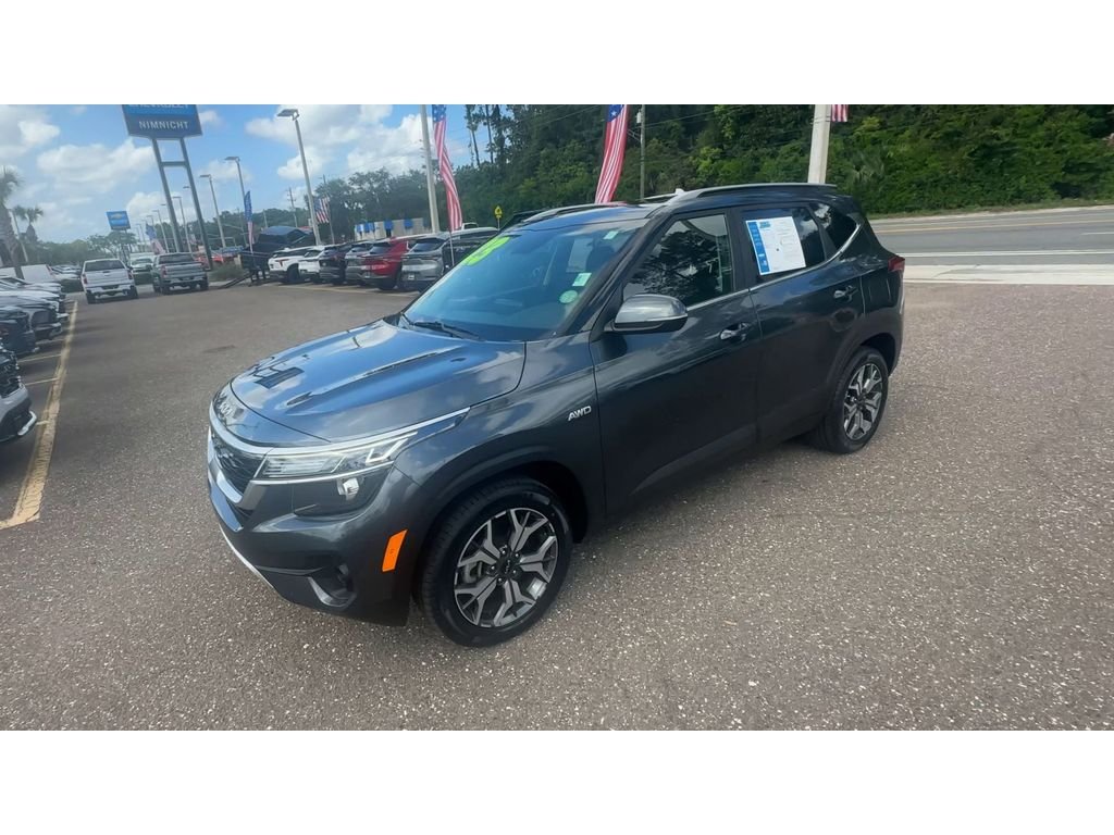 Used 2023  Kia EX image 4