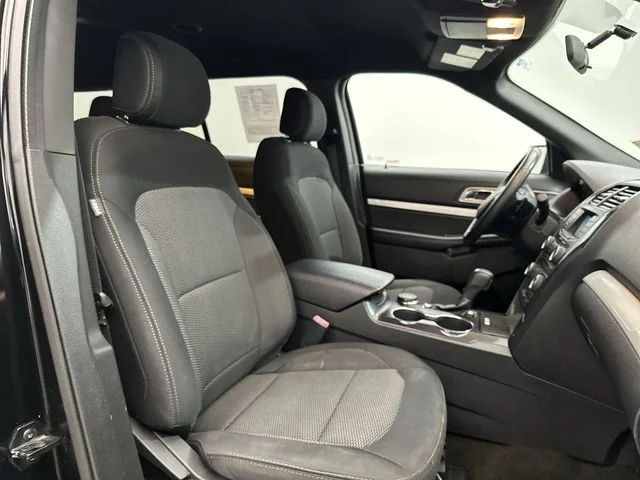 Used 2017 Black Ford XLT image 28
