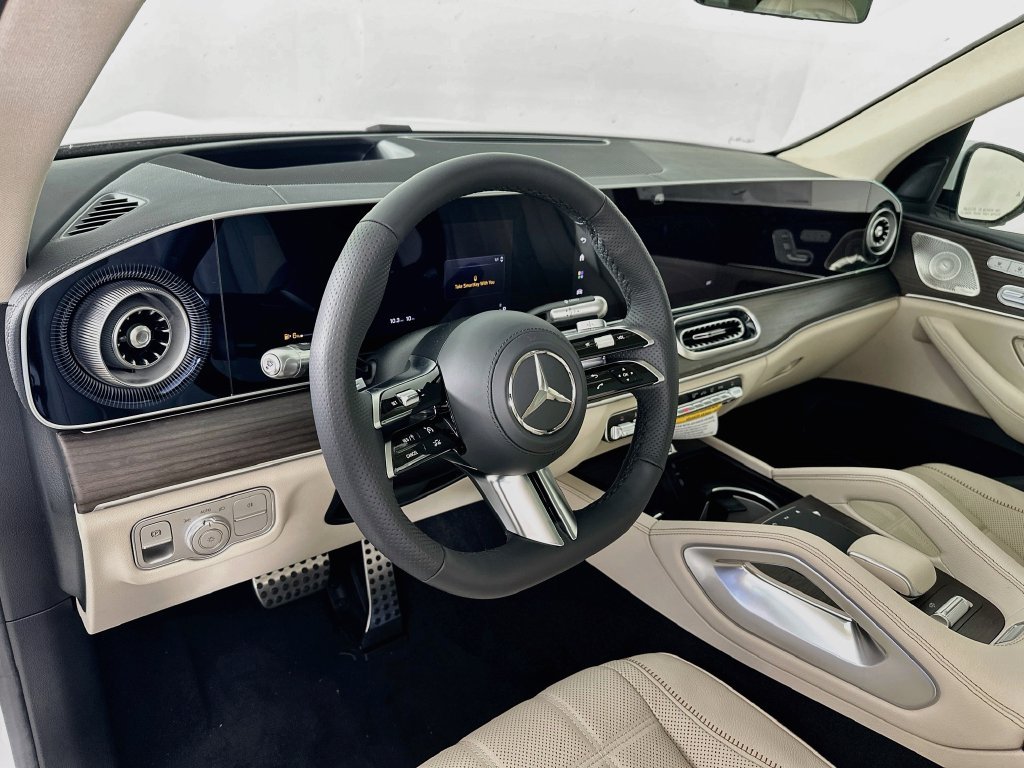 New 2027 MANUFAKTUR Moonlight White Metallic Mercedes-Benz GLS 450 image 9