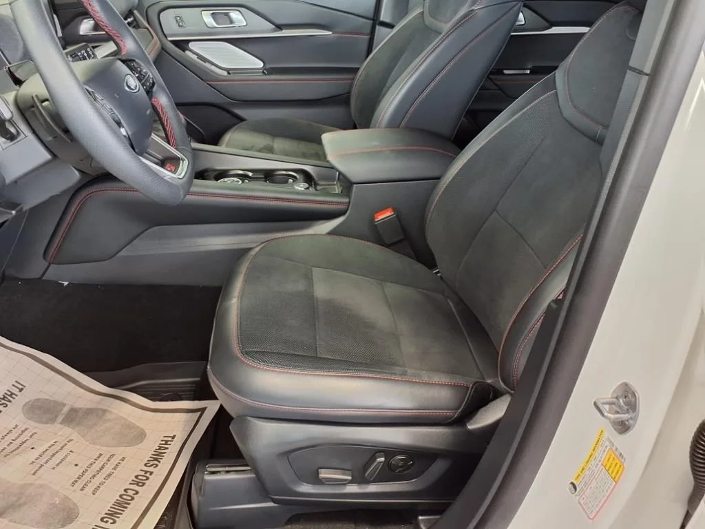 2025 Ford Explorer ST - Photo 15