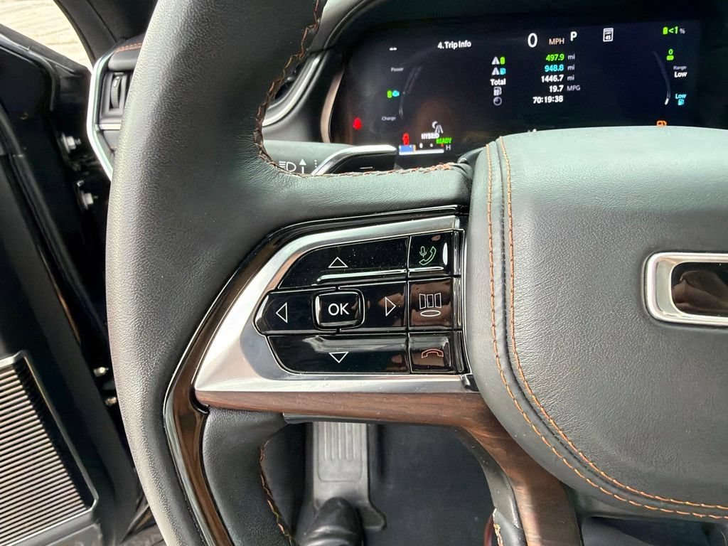 Used 2022 Diamond Black Jeep Summit image 17