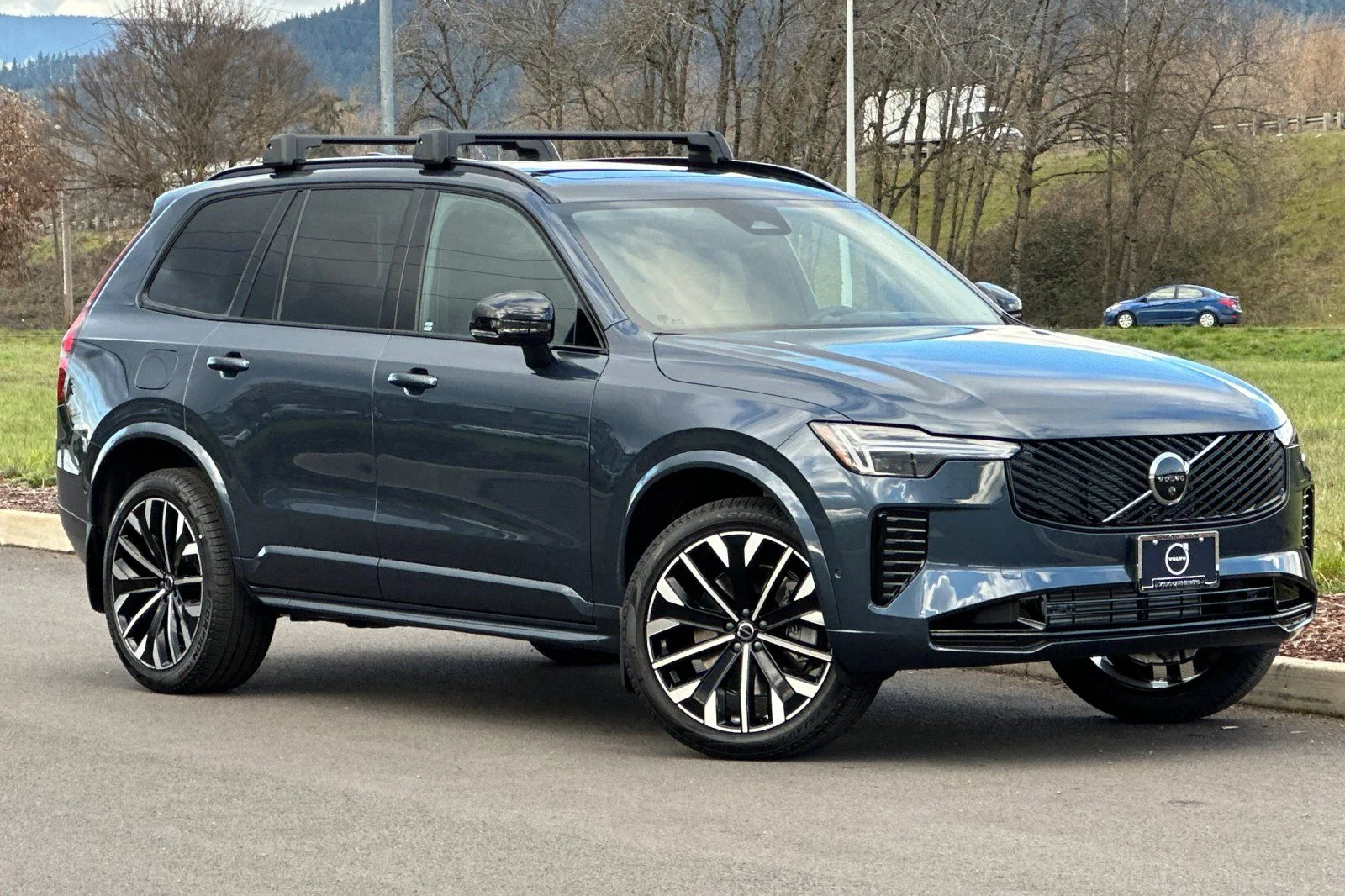 2026 Volvo XC90 T8 Recharge Ultra Dark 6-Seater 4WD's photo