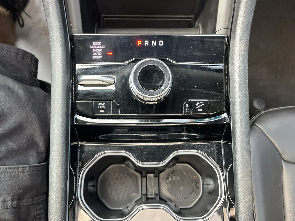 Used 2023 Silver Zynith Jeep 4xe image 34