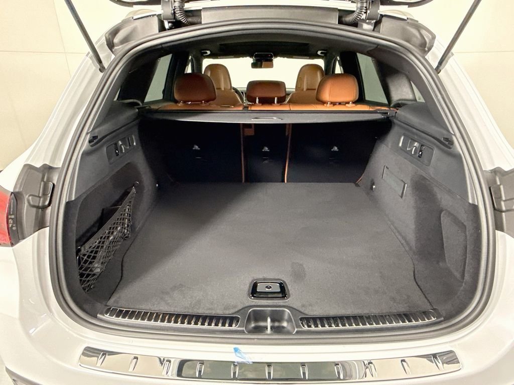 New 2027 Moonlight White Metallic Mercedes-Benz GLC 300 image 29