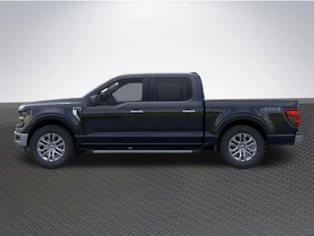 New 2026 Black Ford XLT image 3